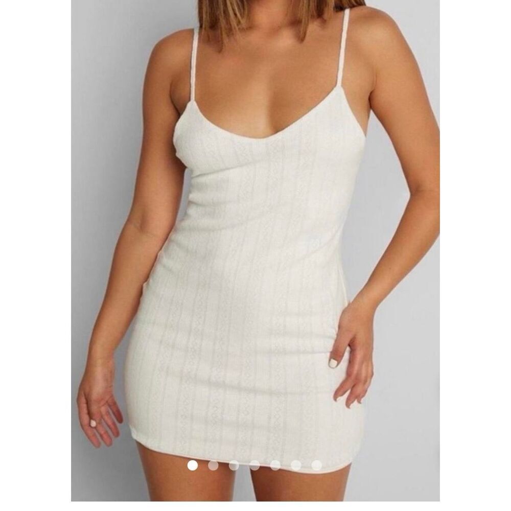 Tiger Mist Lisandra White V-neck Bodycon Mini Dress Medium Girly